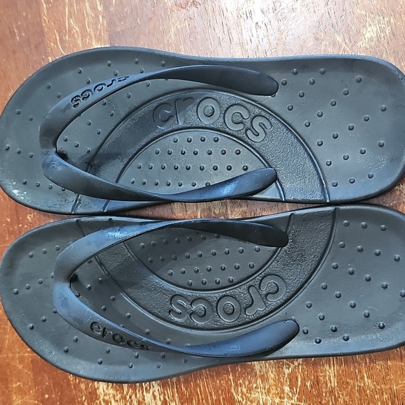 Crocs - Picture 2 of 3